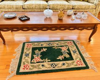 Traditional Living Room with Floral Rugcuntegn