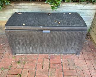Outdoor storage box 