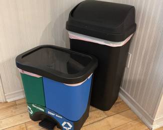Trash cans 