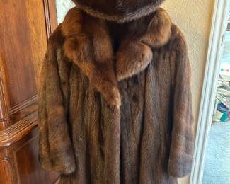 Lunaraine mink + sable collar appraised at $12.5K