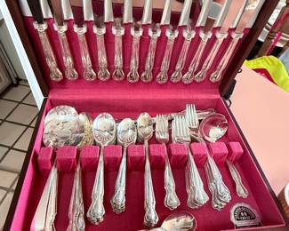 Silver plated silverware set
