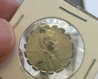 Lot 25: 1919 Hobo Carved Lincol Penny