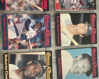 Lot 11: Collect-a-book Baseball Books 1990 Roberto Clemente