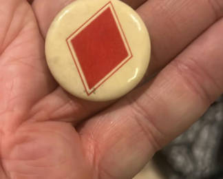 Lot 53: Is Army Civil War 3rd Corps Kearny Division Identification Pinback