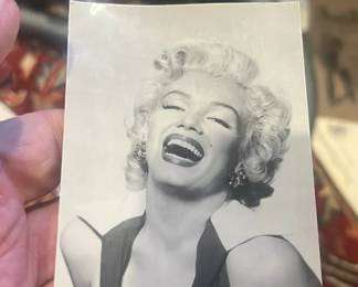 Lot 133: Vintage Marilyn Monroe Printed Signiture Postcard