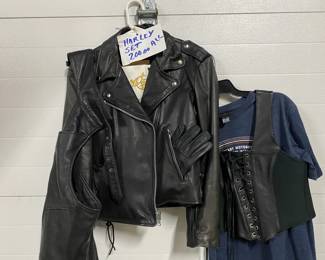 THE WHOLE SET FOR A PETITE RIDER
