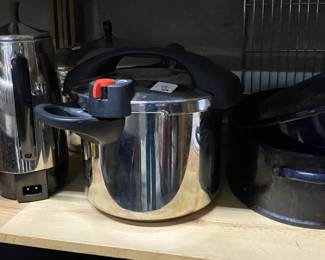 LOTS OF QUALITY COOKWARE