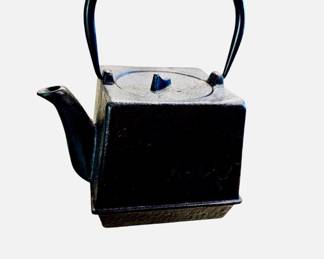 Cast iron tea pot
