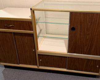 Display case 