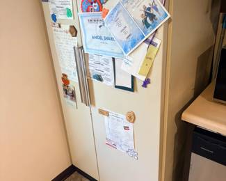 Side by side refrigerator $200