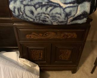 2 matching night stands
