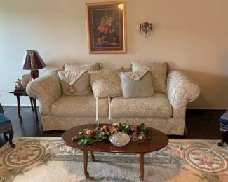 Very nice matching couch & love seat