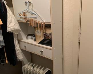 Toilet shelf