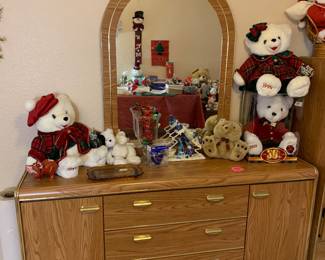Dresser/mirror