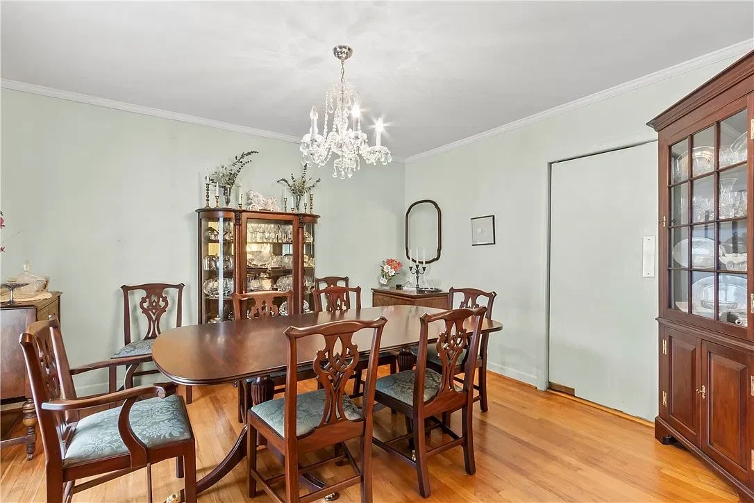 Henkel Harris table