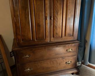 Ethan Allen Classic Manor Armoire -vintage design produced between the 1970s and 1980s, expertly crafted from solid hard rock maple.