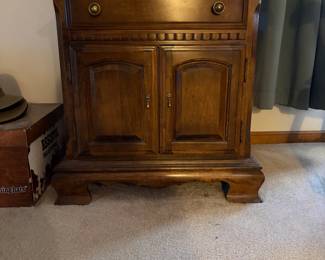 Ethan Allen Classic Manor solid maple and birch cabinet nightstand or end table (model 15-5216), featuring a single dovetail drawer with brass pulls, a lower two-door cabinet, fluted wood accents, and bracket feet.