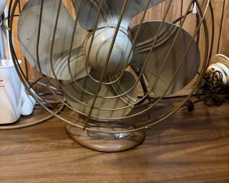 Art Deco Dominion Electric Corp 4-blade metal table/desk fan