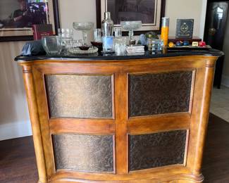 Beautiful Stein accent bar
