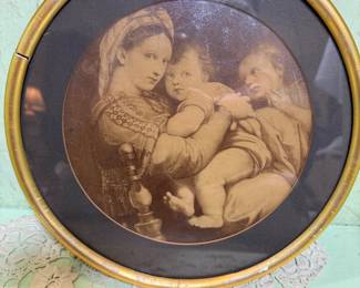 Round Madonna Picture