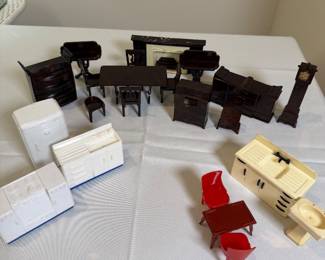 Vintage Plasco doll house furniture