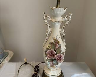 Porcelain floral table lamp