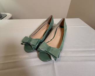 Franco Sarto Green Suede Flats sz8