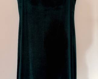 High-End Ladies’ Designer Clothing, predominantly Size 16 / XL. Sizes May Vary.
