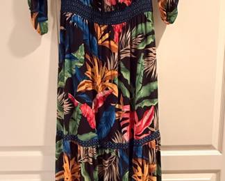 High-End Ladies’ Designer Clothing, predominantly Size 16 / XL. Sizes May Vary.