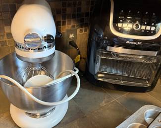 Kitchen aide mixer and air fryer