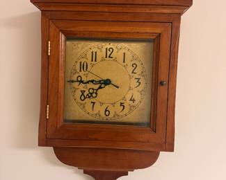 wall mounted shelf clock
