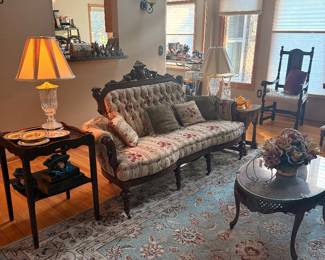 living room, lamps, sofa, rug, Capodimonte, decor