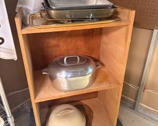 clay pots and sourdough pot