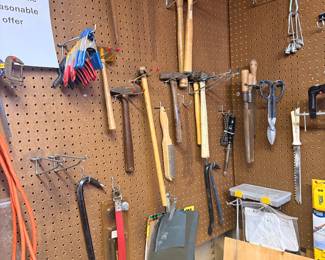 tools/hammers, crowbar