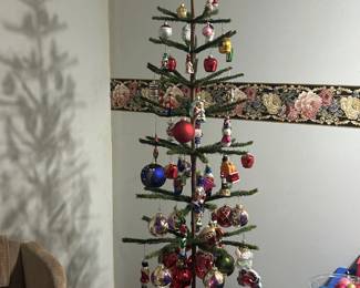 Bulbs are for sale. Tree is for display only.