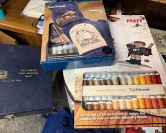 Sewing Hummel theme thread kit.