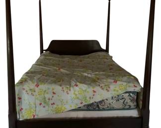 488 - Antique Wood Poster Bed w/ Bedding (Description): 80 x 80 x 60
