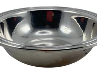 257 - Concord Silverplate Bowl 2.5"x8.5" (Description): Silverplate Concord bowl measuring 2 1/2 inches in height by 8.5 inches in diameter. Features a classic design with a wide rim and polished finish.