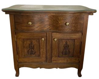 640 - Oak Stand w/ Glass Top - (Description): 29.5 x 32 x 20
