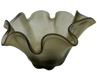 195 - Vintage Smoke Art Glass Handkerchief Bowl (Description): 6 x 8