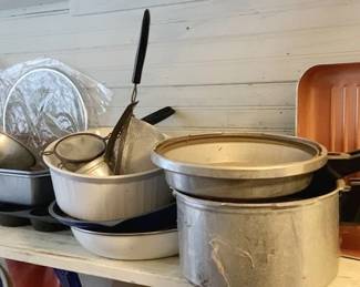 186 - Shelf Lot of Assorted Items