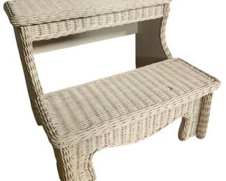 648 - Wicker Step Stool - 15.5 x 17.5 x 14