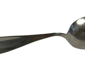 2034 - Small Sterling Silver Spoon 3.5" 8.18g (Description): Small sterling silver spoon measuring 3.5 inches in length. Features a classic tapered handle design with a polished finish.
