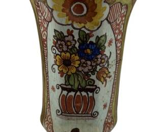 229 - Asian Style Vase - 8 x 5 x 4