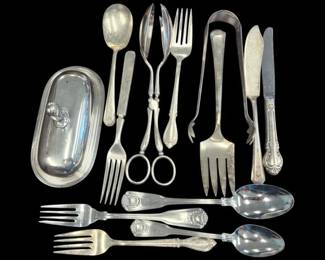 2007 - Assorted Silver Plate Items Group (Description): 4pc Plated Flatware. Measurements: 7".