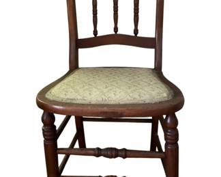 607 - Antique Chair - 33 x 16 x 18