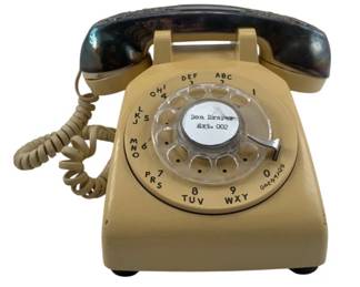 612 - Bell Systems Vintage Phone (Description): Used as is electric/electronic/mechanical item. No guarantee all components, untested.