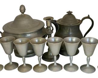 1112 - Group Lot of 11pc Pewter (Description): A group lot of eleven pieces of pewter. The collection includes various pewter serving and drinking vessels.
