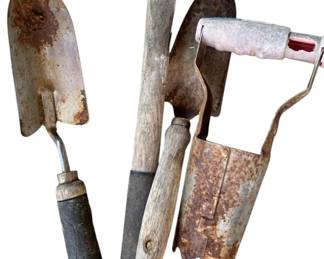 1004 - Garden Tool Lot 15" (Description): A collection of vintage garden tools measuring 15 inches. The lot includes various hand tools with wooden and rubber handles, showing rustic patina consistent with age and use.
