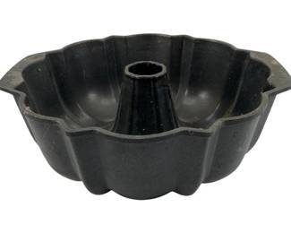 209 - Nordic Ware Bundt Cake Pan - 4 x 10